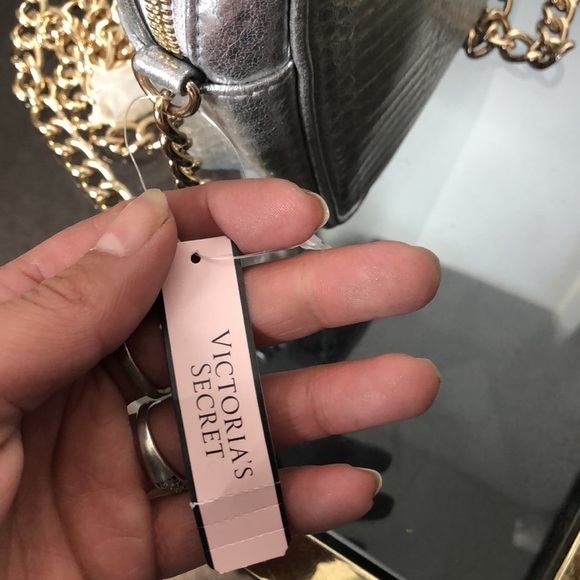 Victorias Secret gold tone chain silver crossbody bag - Picture 9 of 12